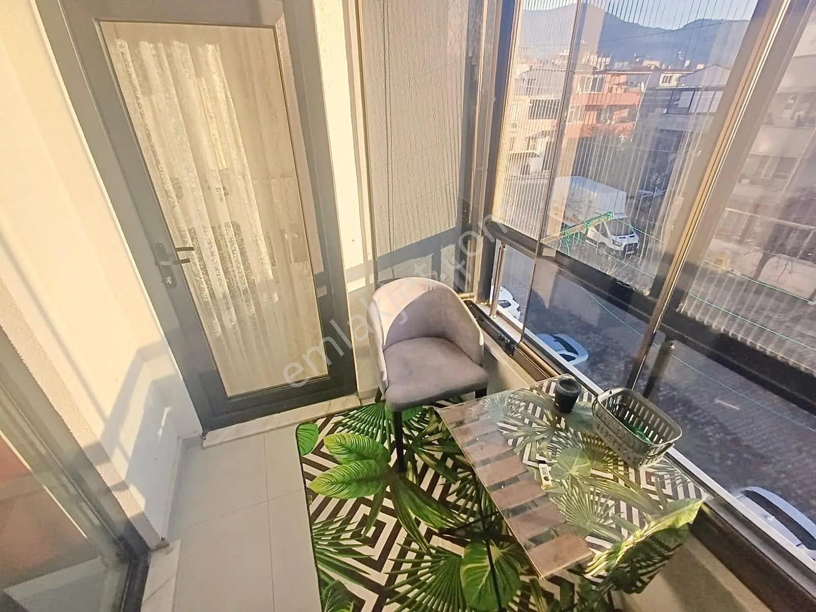 Home And Cardan Edremitde Ön Cephe Lüks 1+1 Kiralık Daire