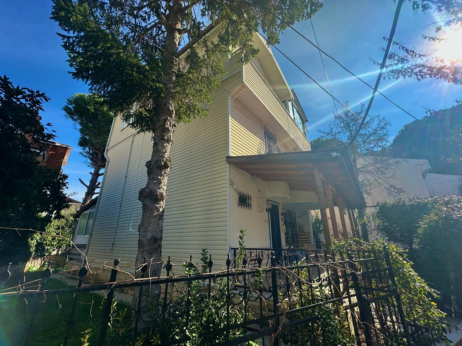 TEK YETKİLİ HOME AND CAR'DAN AKÇAYDA DENİZE 50 MT MÜSTAKİL VİLLA - Görsel 2