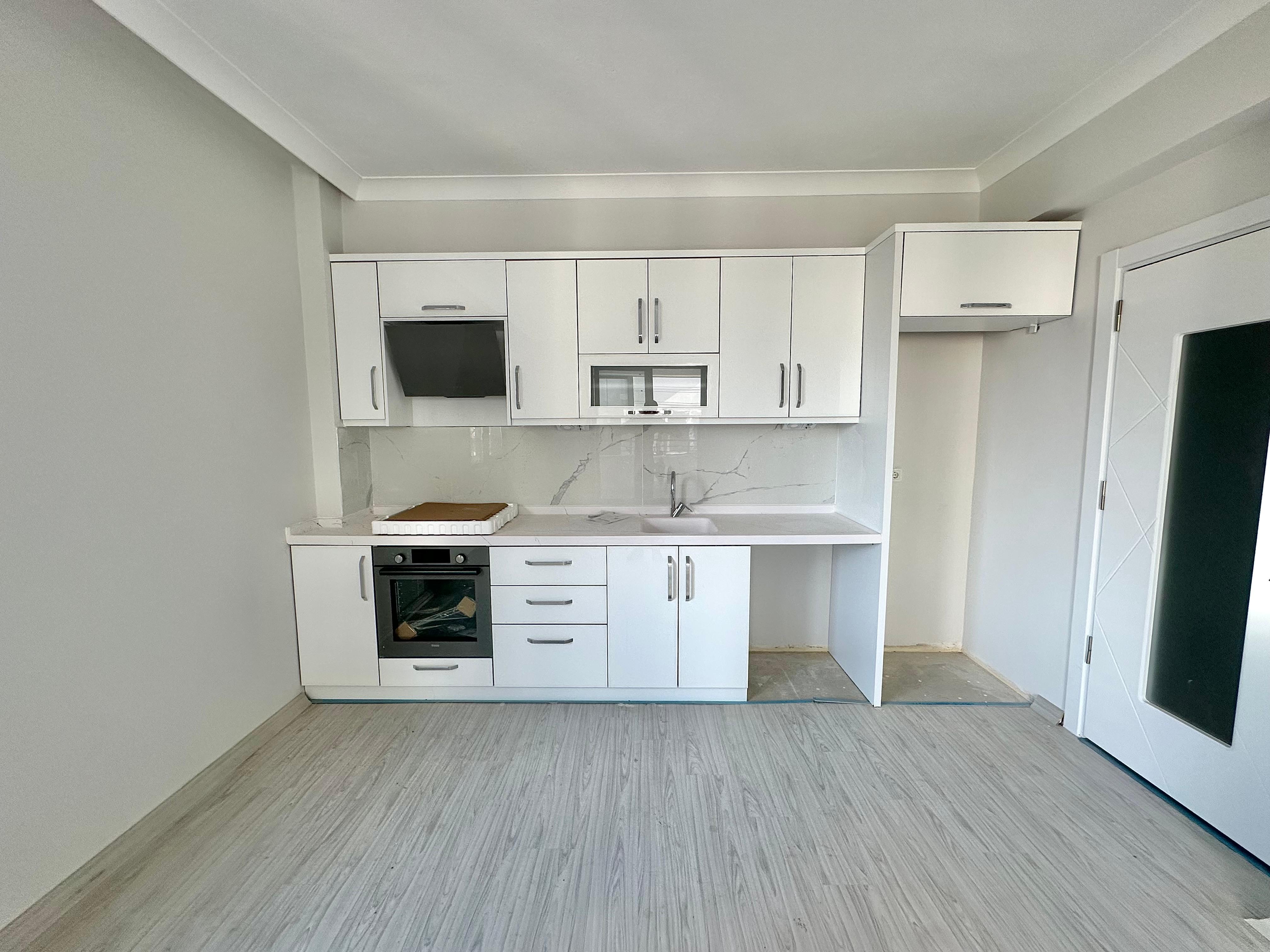 HOME AND CAR'DAN KADIKÖY'DE DOĞALGAZLI ARA KAT 2+1 SIFIR DAİRE